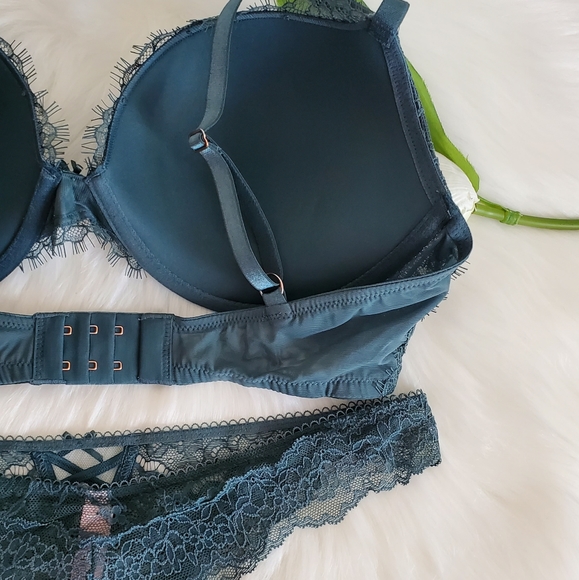 🎁VICTORIA'S SECRET PUSH-UP BRA 36D + VS THONG PANTY SIZE M - Picture 5 of 10